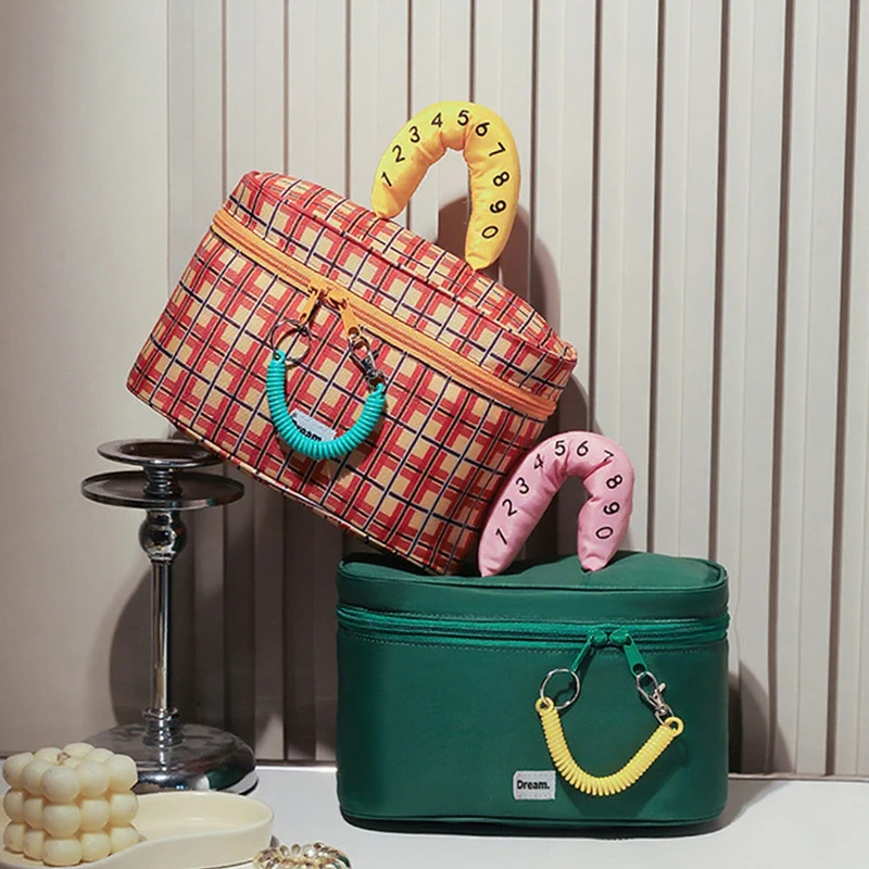 Bolsa de cosméticos portátil d - Travel Accessories Electronics reseña y precio